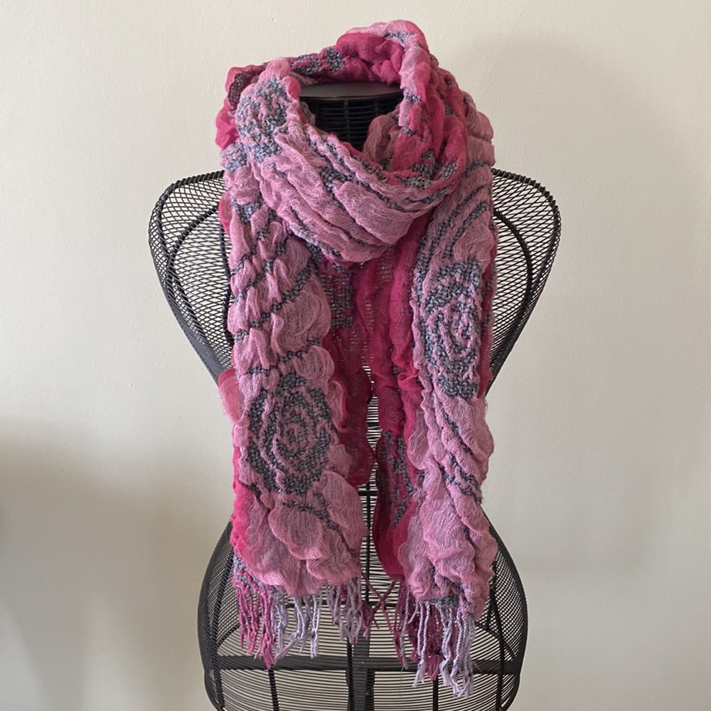 The valentines scarf